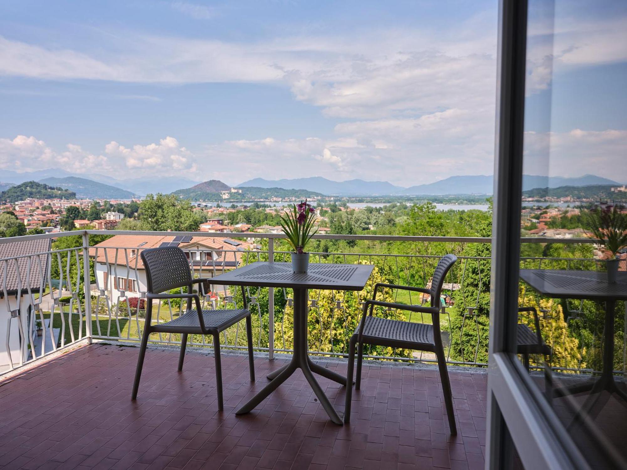 Casa Ierardi - Appartamento Arona Bellavista Bagian luar foto